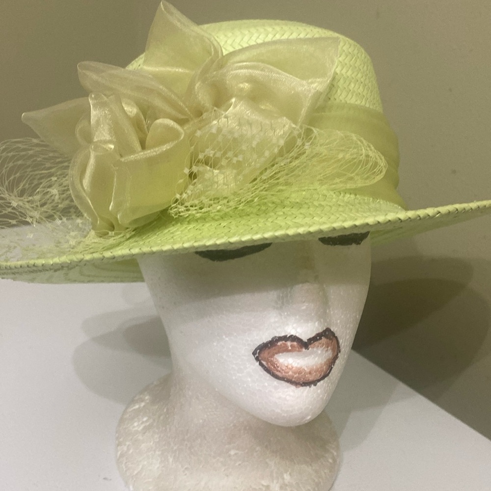 Really Cute Church Dress Hat by Giovannio